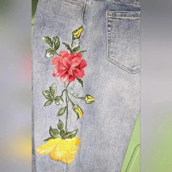 PacSun Super Stretch Ankle Jegging Cutoff Hem Floral Embroidered Jeans Size 24 - Picture 5 of 10